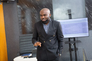 Read more about the article The Mindset That Turns Dr. Smith Ezenagu’s Deals into Gold